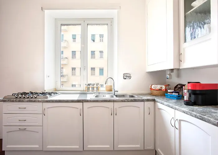 Piramide Family Appartement Rome